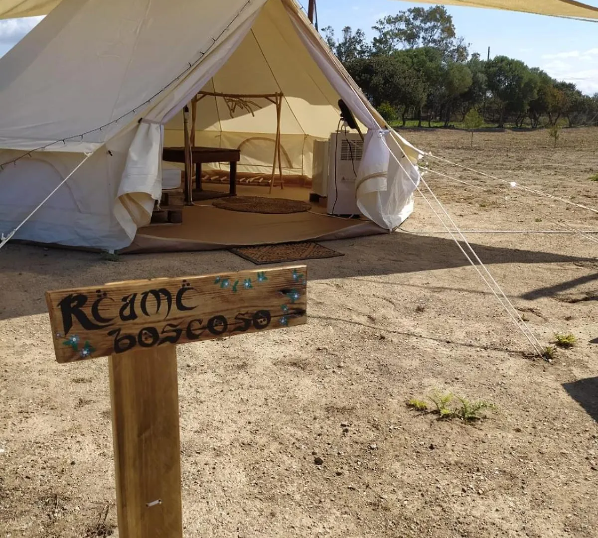 Camping B&B La Contea SantʼAnna Arresi キャンプ場