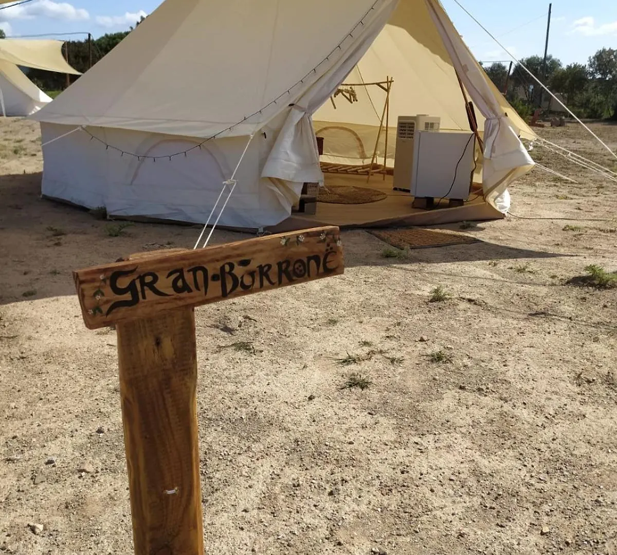 Camping B&B La Contea SantʼAnna Arresi 0*,
